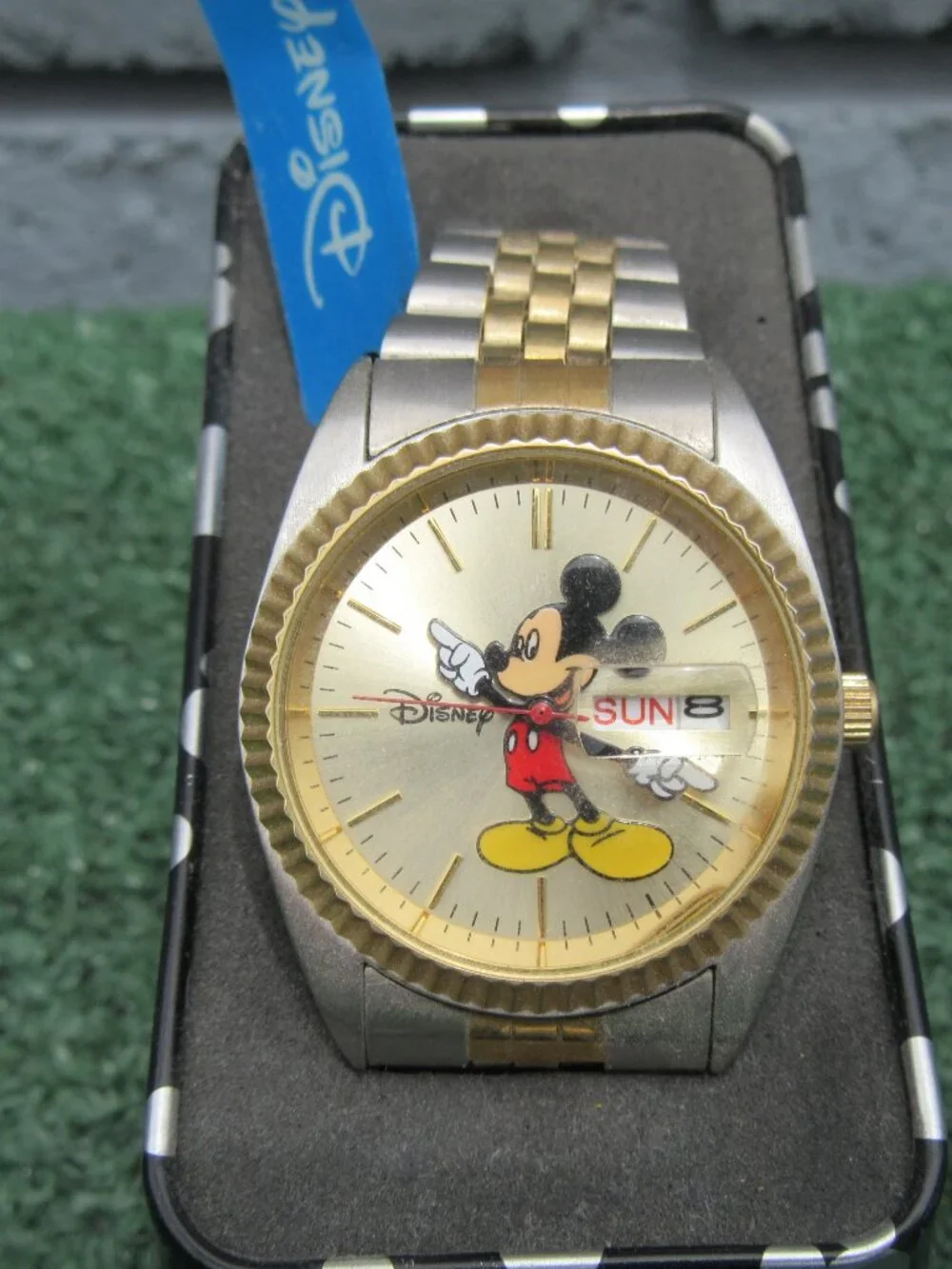 Brand New MZBerger Company Disney Mickey Mouse Wrist Watch MCK339 w/ Tin
